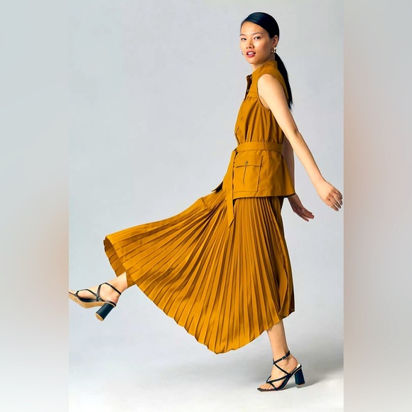 Anthropologie Dresses & Skirts - Anthropologie Sleeveless Vested Pleated Midi‎ Dress Size S
